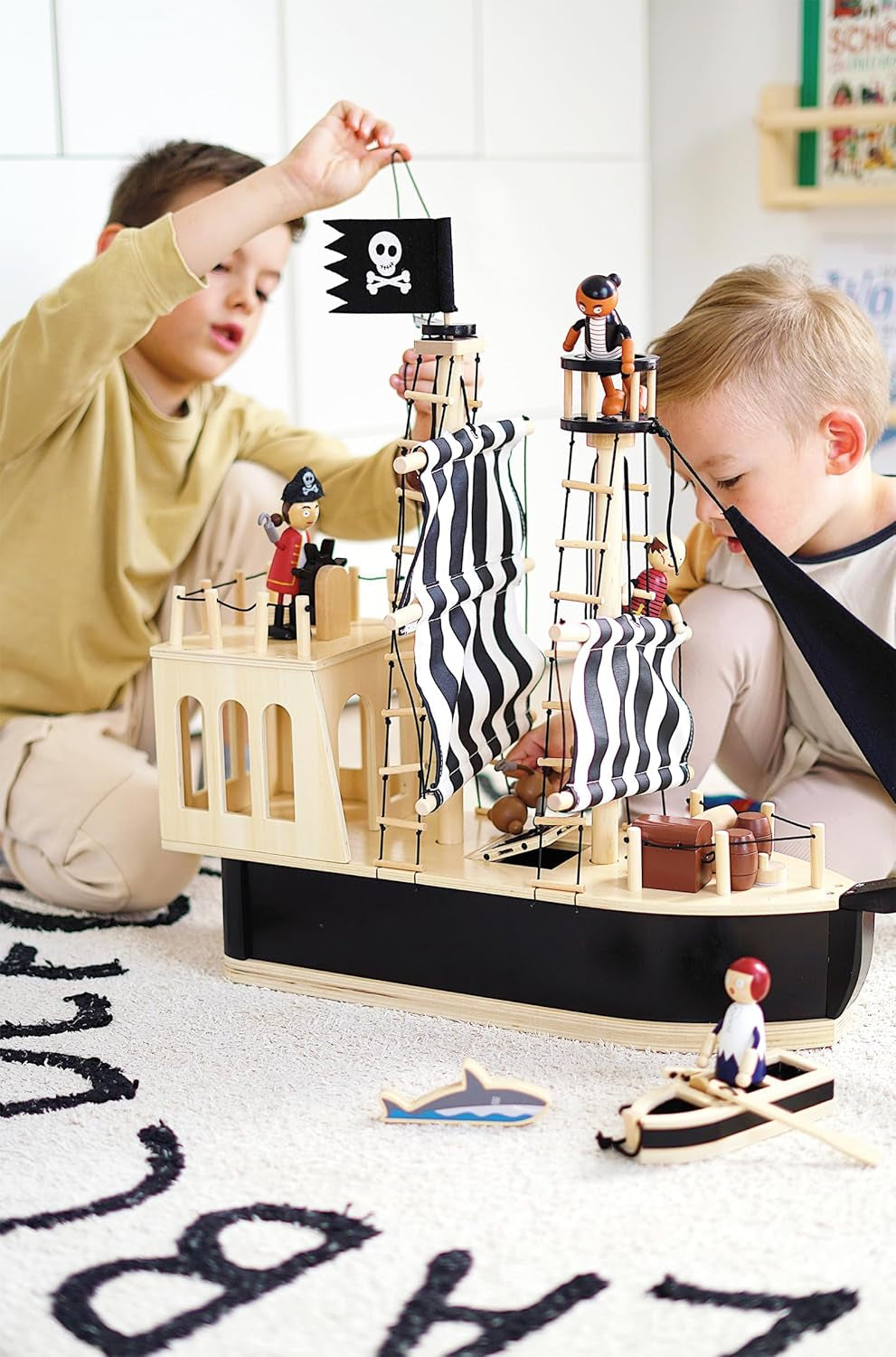 Små fots flexibla piratdockor i trä, 5 pirater och 1 apa, detaljerade och flexibla, 3+, 12412
