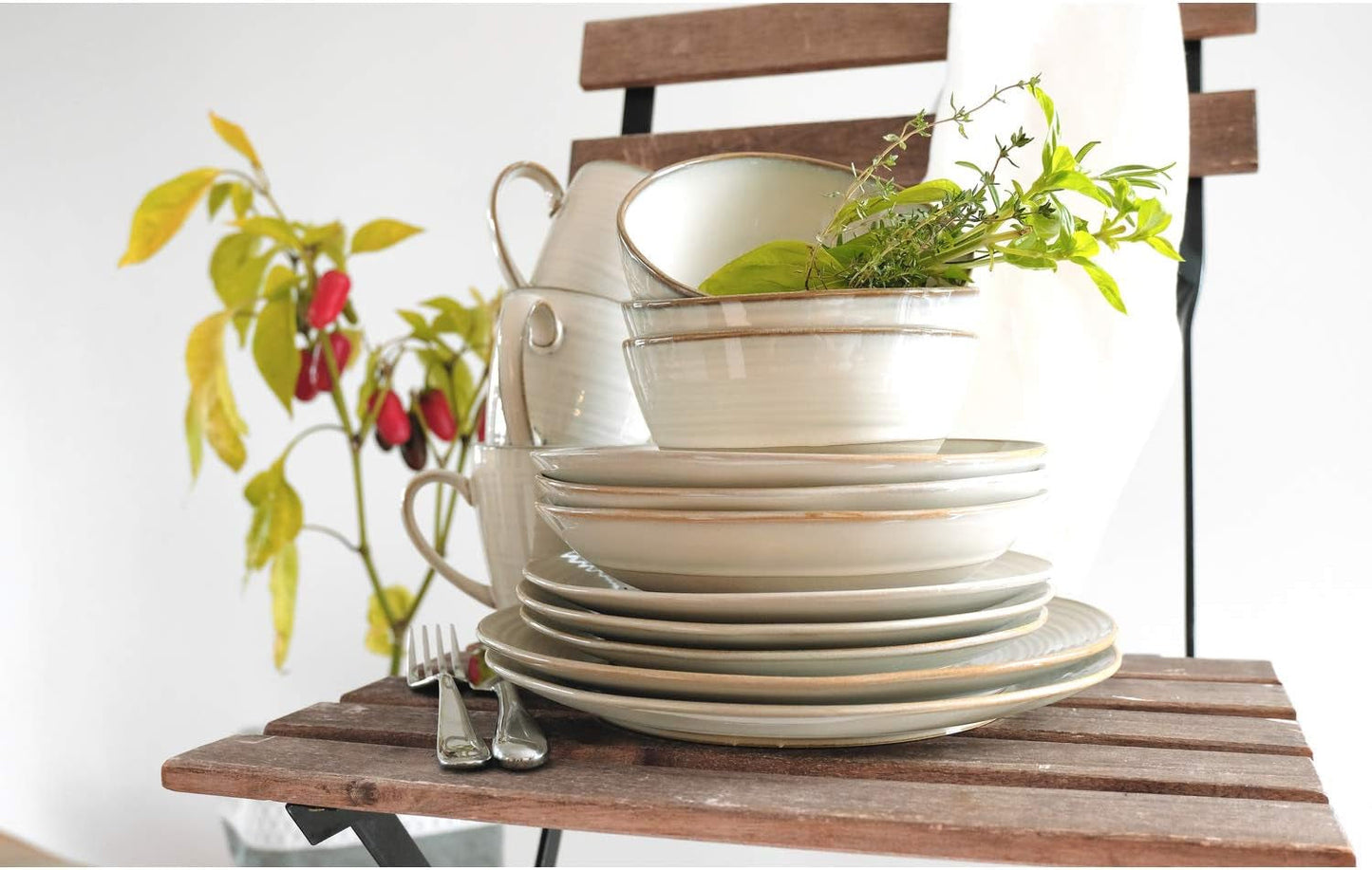 MÄSER 931818 Nottingham Vintage Series servisset för 4, 12-delad frukostservering med oregelbundna runda former i retrolook, kakel, beige