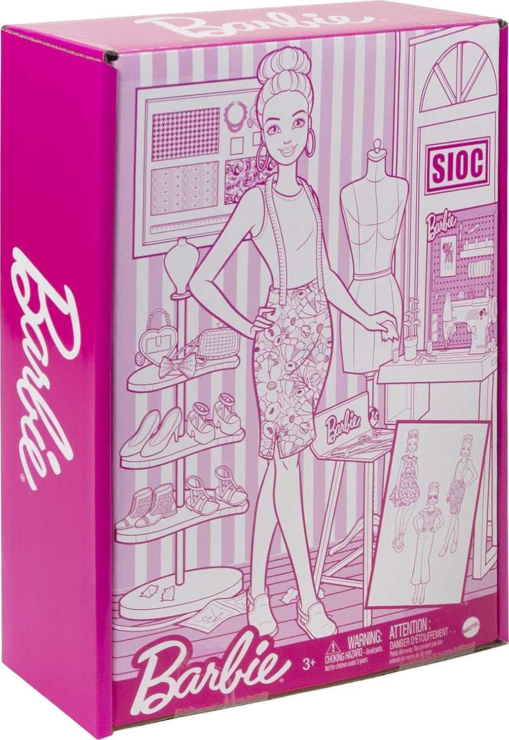 Barbie HDY90 - Modedesignerdocka (30,40 cm) och studio, 25+ design- och modeaccessoarer, designskrivbord, stol, symaskin, textilprover, skyltdocka och mer, leksak för åldrarna 3 och uppåt