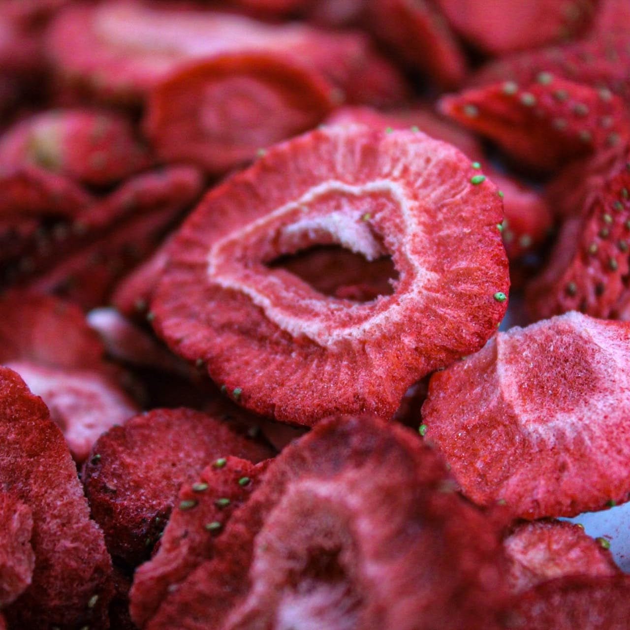 Frystorkade jordgubbar 150g - Frystorkade jordgubbsskivor - Frystorkad torkad frukt - Torkad jordgubbsfrukt - Perfekt för bakning, dekoration, snacks, müsli, efterrätter Torkade produkter Naty Shop
