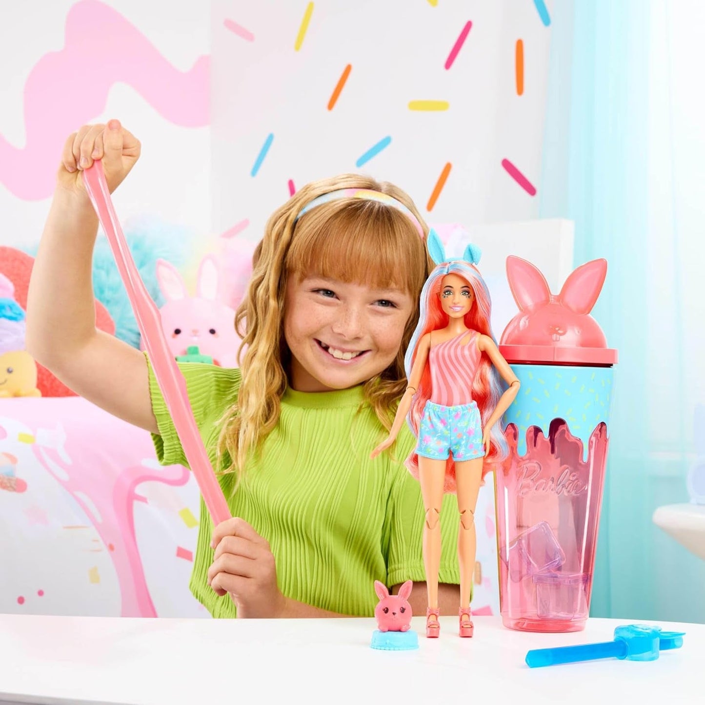 Barbie Pop Reveal Docka och tillbehör Set Shakes Series Söt doftande kattunge Modedocka och husdjur med 8 överraskningar inklusive färgbyte JCN87