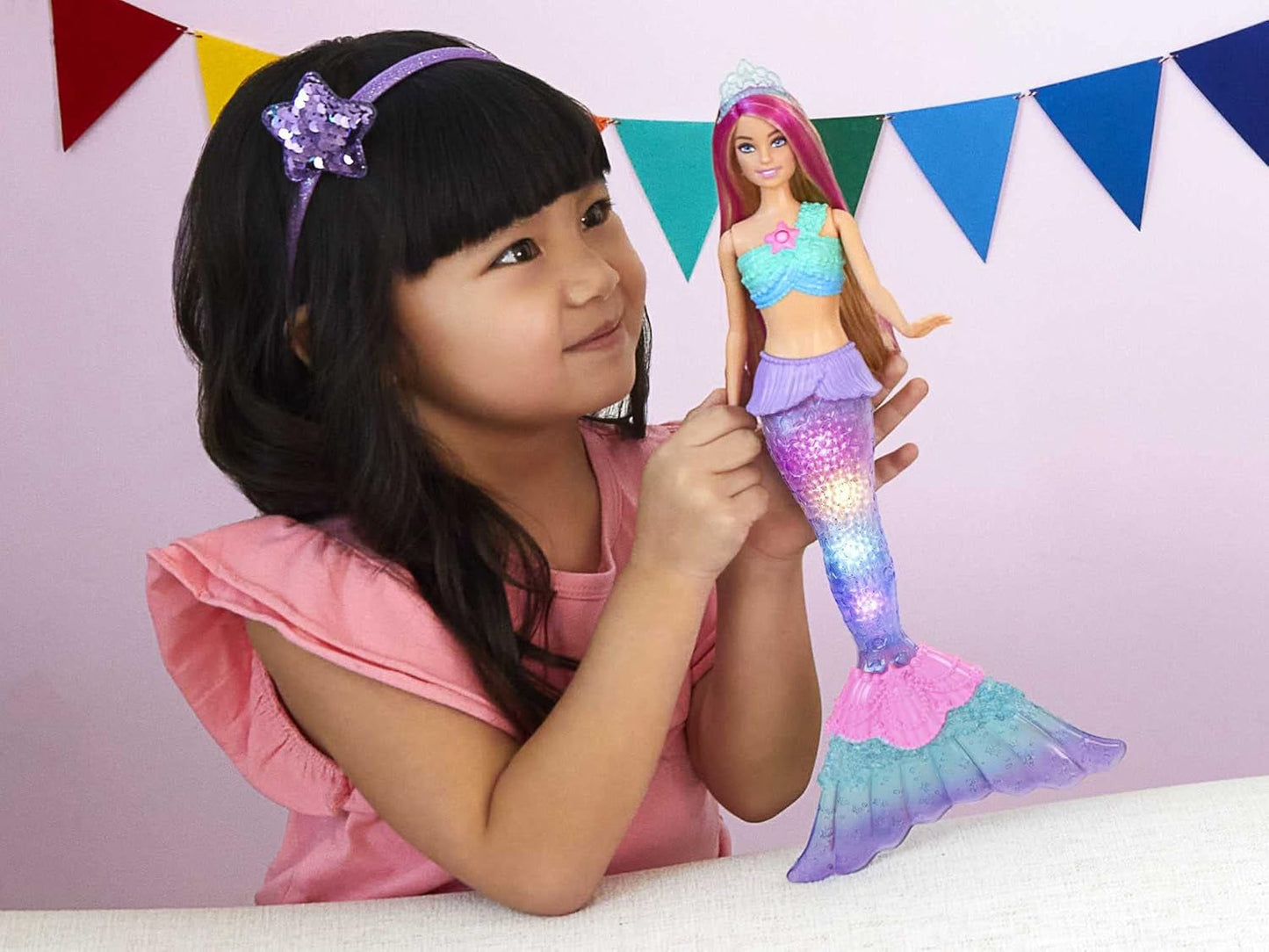 Barbie Dreamtopia Magic Light sjöjungfrudocka med blont hår, Barbiedocka med sjöjungfrusvans, lämplig som present till barn från 3 år och uppåt, HDJ36