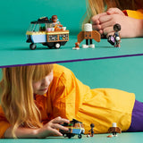 LEGO Friends Rolling Café Liten bakleksak för barn, present till flickor och pojkar 6 år, pedagogisk leksak med Aliya, Jules och Aira the Dog 42606 Byggset Beuche den LEGO-Store