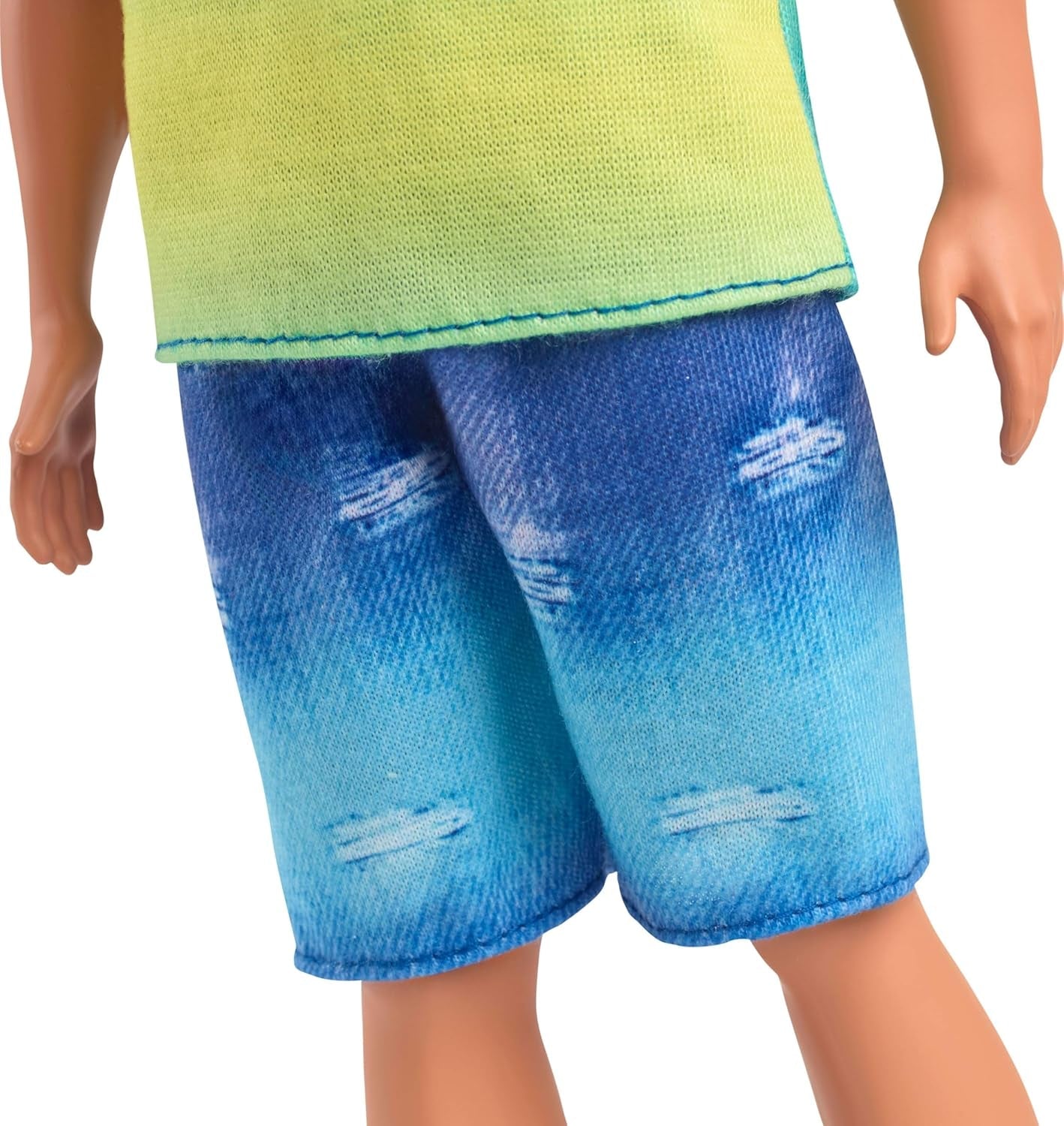 Ken Barbie Fashionistas docka nr. 236 med svart hår, teal ombré linne, jeansshorts och silver sneakers, HYV00