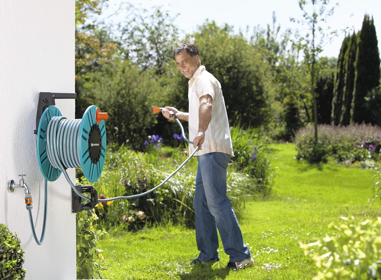 Gardena Classic 60 väggslangupprullare med slangstyrrulle: För enkel väggmontering, med anti-droppsystem, vinklad anslutning, stor kapacitet, platsbesparande (2650-88)