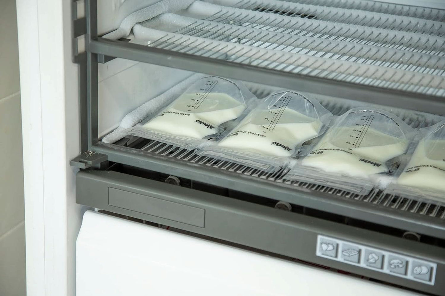 BF100 Förvaringspåse för bröstmjölk - Påse för bröstmjölk - kapacitet 220 Ml - 100 stycken - Transparent mat och amningstillbehör Bebe Naty Shop