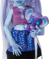 Monster High Self-Scare Secrets Abbey Bominable Docka och tillbehörsset med 13 realistiska överraskningar som Henna, teckningar och virkad JHK44