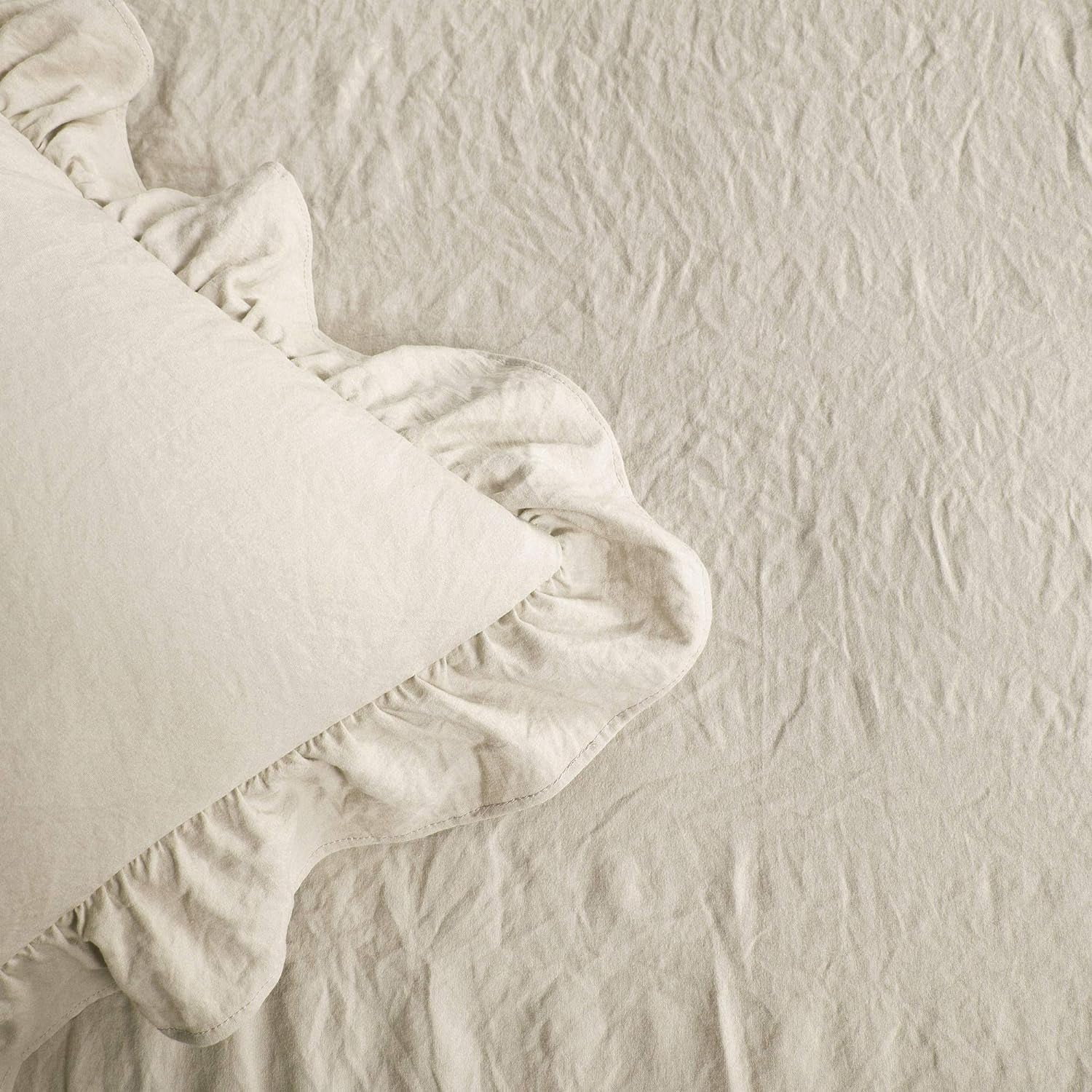 Lush Decor Volanger Kjol Sängkläder Set 3 delar Lyx Farmhouse Sängkläder Set Elegant charmig volanger detalj Tidlös stil och klassisk design Mjuk och lätt King Size Lush Decor sängar och täcken