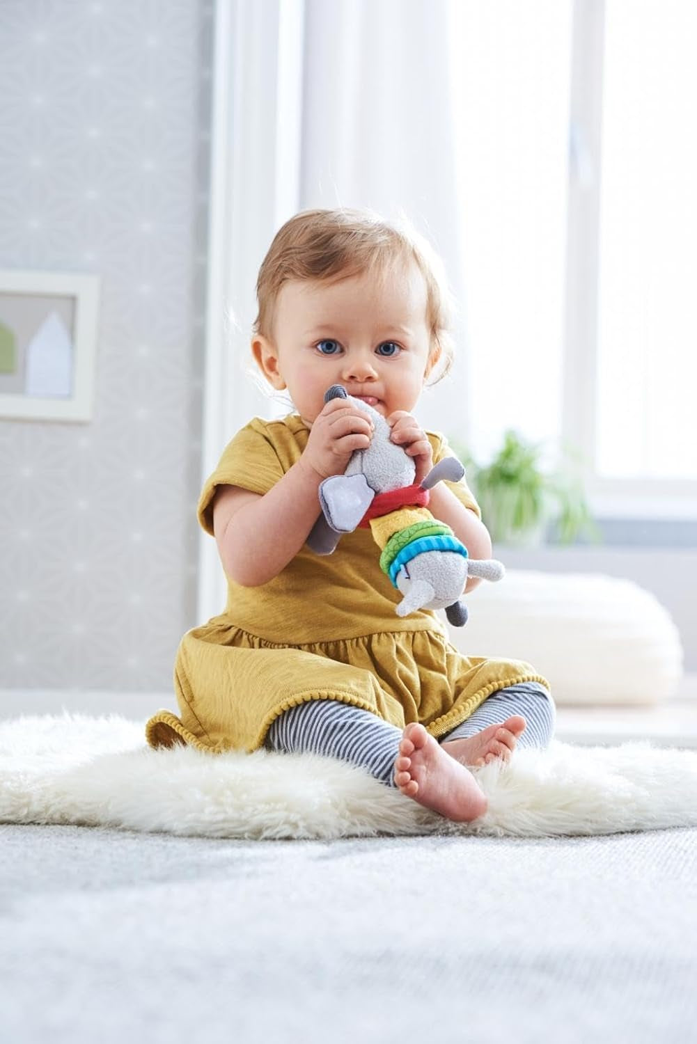 HABA 304771 - Skallra taxfigur, tyg babyleksak med skallermotor, leksak från 6 månader Leksaker Bebe Naty Shop