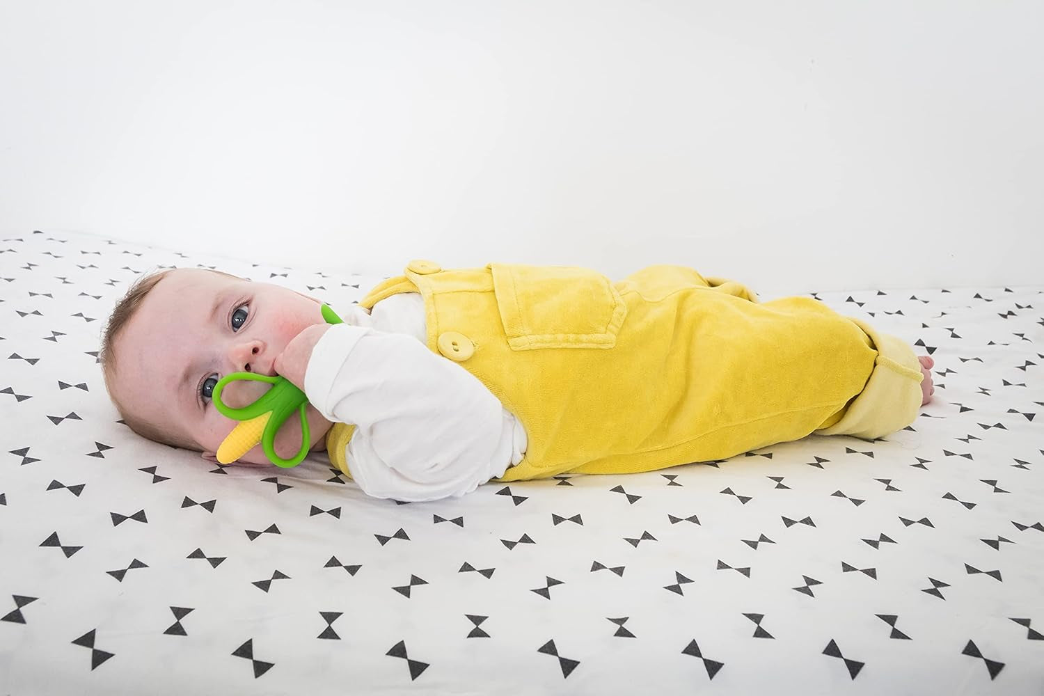 Nuby - Corn Cob Teething Aid - 3M+, Flerfärgad