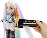 Rainbow High Hair Studio - Exklusivt Amaya Raine Doll Lekset med långt hår för styling - Inkluderar tvättbar hårkrita, hårborste, tillbehör - Present för barn från 6 år och uppåt
