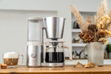ZWILLING ENFINIGY Filter Espressomaskin med 1,5 liters glaskaraff, espressomaskin med rostfri stålpanna, blomningsfunktion och smart avkalkning, plast, silver