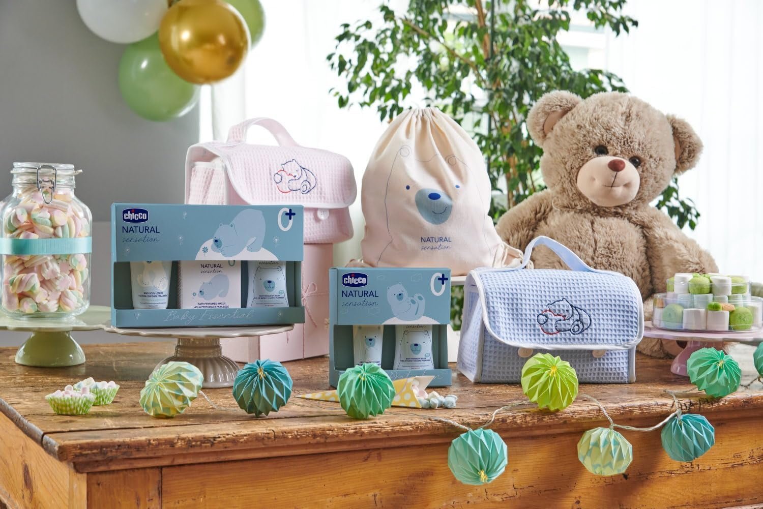 CHICCO NATURAL SENSATION - SET 2: 1 SCHAMPO OCH BAD - ICKE-TORKANDE 200 ML, 1 4IN1 CHANGE CREAM 100 ML Barn - Bad och hudvård Naty Shop