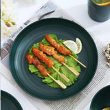 Kyraton servisset av okrossbar och återanvändbar plast, bestående av 16 delar. Tallrikar, koppar, skålar och lätta fat. Lätt att bära och rengöra. BPA fri. För 4 personer.