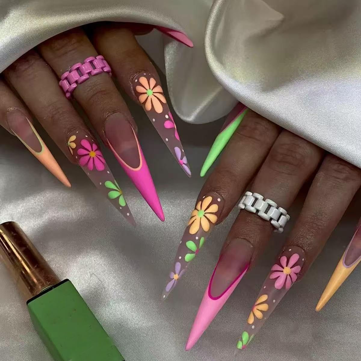 Mouyouglow Långa naglar Stiletto Milky White Gradient Rosa Glitter Coola falska naglar med lim Rosa Ombre Glitter konstgjorda naglar