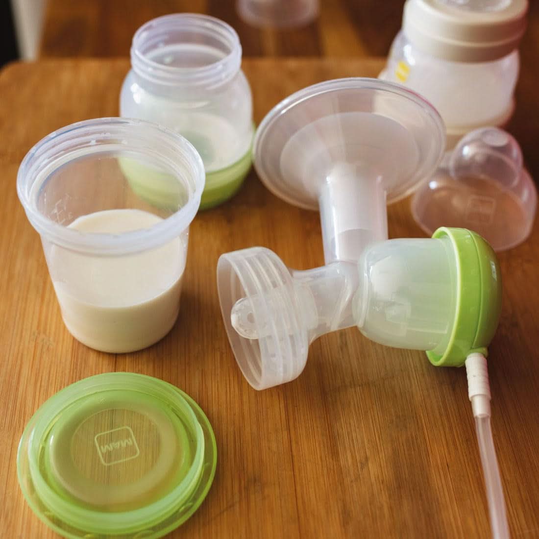 MAM Elektrisk och manuell bröstpump 2 i 1, med 9 stimuleringsnivåer, innehåller 2 flaskor, enkel start, grönt Tillbehör Mat och amning Bebe Naty Shop