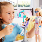 Barbie-tandläkardocka, modedocka med blont hår, blå klänning och labbrock, 1 barndocka, examenstillbehör och diverse tillbehör, JCR74