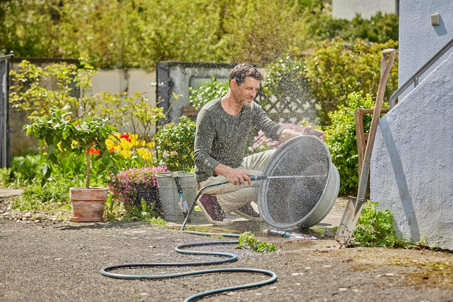 Gardena EcoLine slang 1/2 tum, 20 m utan systemkomponenter: Hållbar trädgårdsslang av återvunnen plast, fri från ftalater och föroreningar, stark greppfunktion, frost- och UV-beständig (18930-20)