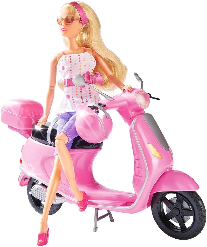 Simba 105730282 - Steffi Love Chic City Scooter, Steffi med Rosa Scooter med hjälm och hjälmfack, Modedocka, 29cm, För barn 3+