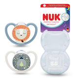 NUK Perfect Match Air Nattnappar för bebisar | 0-6 månader | Glow-in-the-dark nappar som främjar luftcirkulationen och förhindrar dregling | 95 % acceptans av spädbarn** | Lejon | Paket om 2