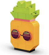 LEGO 11027 Classic Neon Creative Building Set, Brick Box Set, Byggleksak med modeller: bil, ananas, alien, rullskridskor, figurer och mer, för barn från 5 år och uppåt Byggset Besuche den LEGO-Store