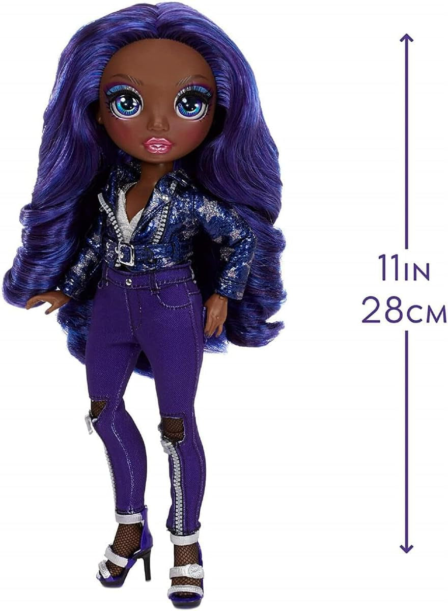 Rainbow High Fashion Doll - Kristal Bailey - Indigo Doll med 2 Deluxe outfits - Inkluderar serie 2 docktillbehör och stativ - Bra present till barn och samlare från 6 år och uppåt