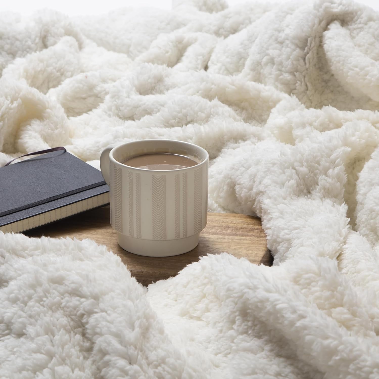 CARSTENS, INC. Wrangler Ultra Premium Throw Filt, Super Soft, Sherpa Fleece, Oversized, 137,2 X 172,7 Cm, Southwest Horizon sängar och filtar Carstens, Inc.