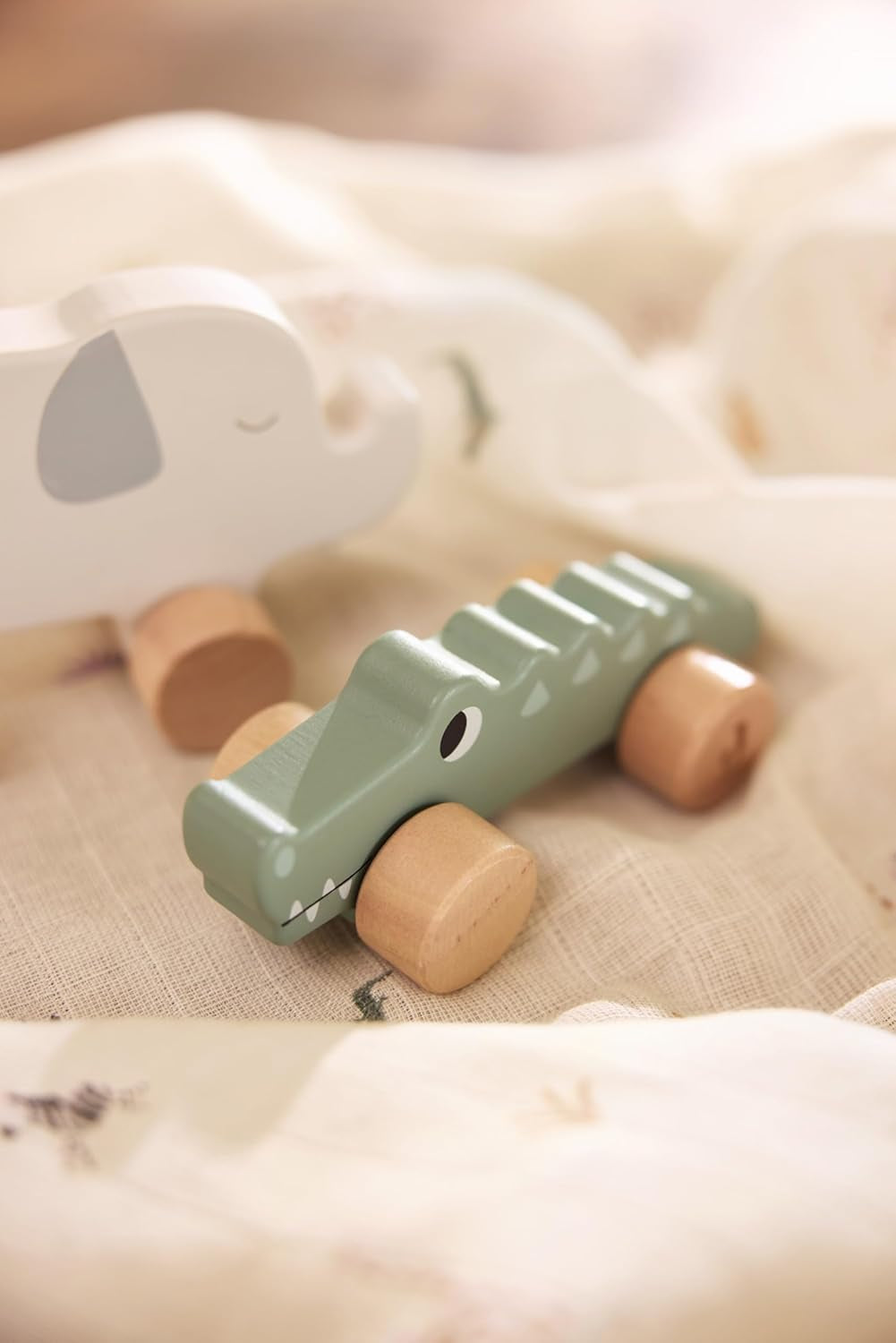 Jollein 112-001-67090 Träleksak på hjul, grön Baby Toys Naty Shop