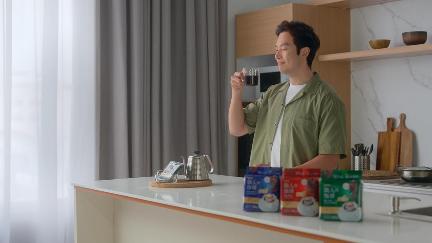 Japan Craftsman Coffee Engångsfilterkaffe Brasilien Vietnam Light Blend 16 påsar.