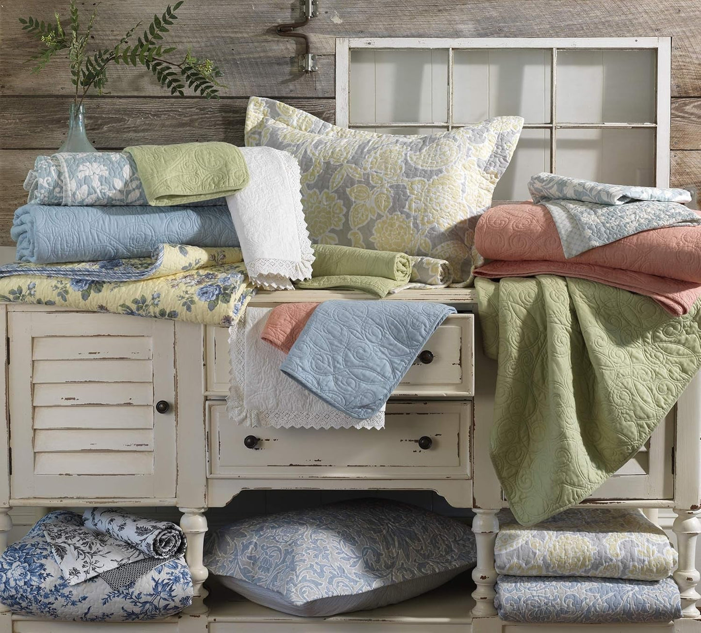 Laura Ashley Home Rüschen Garden Collection täcke, 100 % bomull, Ultramjuk, För alla årstider, Vändbar, Elegant, Dubbelsäng, Krämfärgad (197783) Täcken och täcken Naty Shop