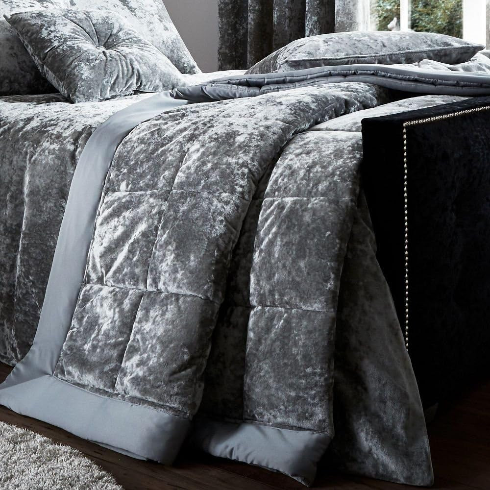 Catherine Lansfield - Crushed Velvet Faux dubbelsängöverkast - Polyester, Polyester, Silver, 53 X 23 X 53 Cm Catherine Lansfield Silversängar och filtar 53 X 23 X 53 cm