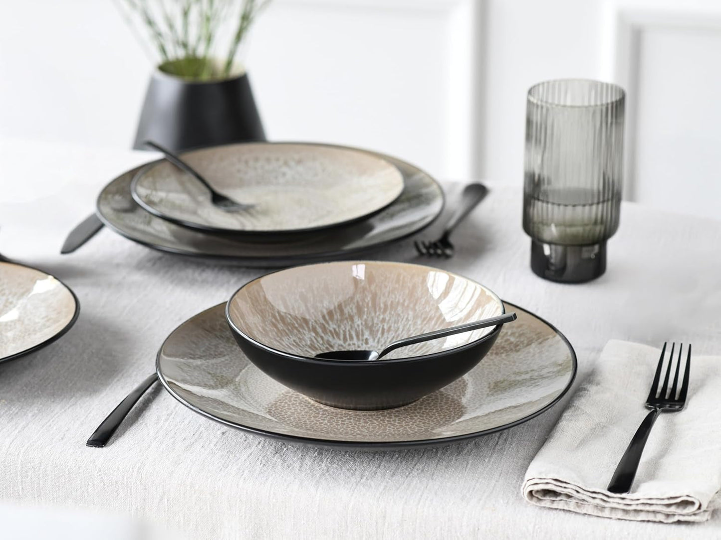 CreaTable, 24464, Malmö Beige-serien, 18-delat servisset för 6, tallrikset i stengods, diskmaskin och mikrovågssäkert, kvalitetstillverkning