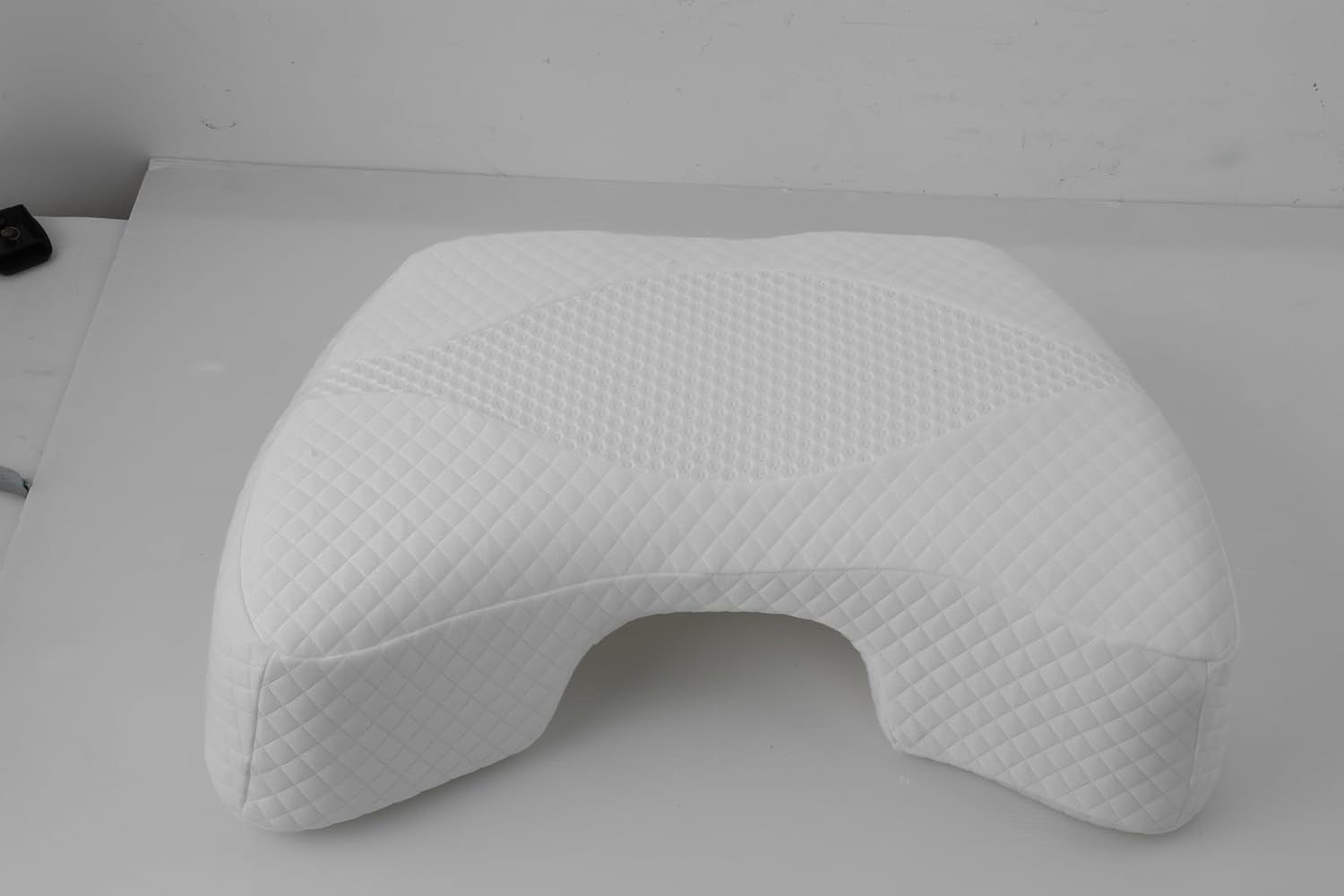 SAHEYER sidosovskudde med arm, ergonomisk ortopedisk kudde, nack- och axelkudde Memory Foam, nackkudde med flervinklade armar för många sovställningar (vit) Cervikala ortopediska kuddar Naty Shop