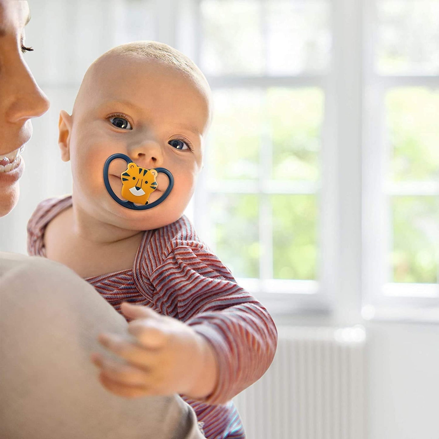 NUK Space Babynapp 6-18 månader, extra stora öppningar för känslig hud, BPA-fritt silikon, zebramönster, 2-pack
