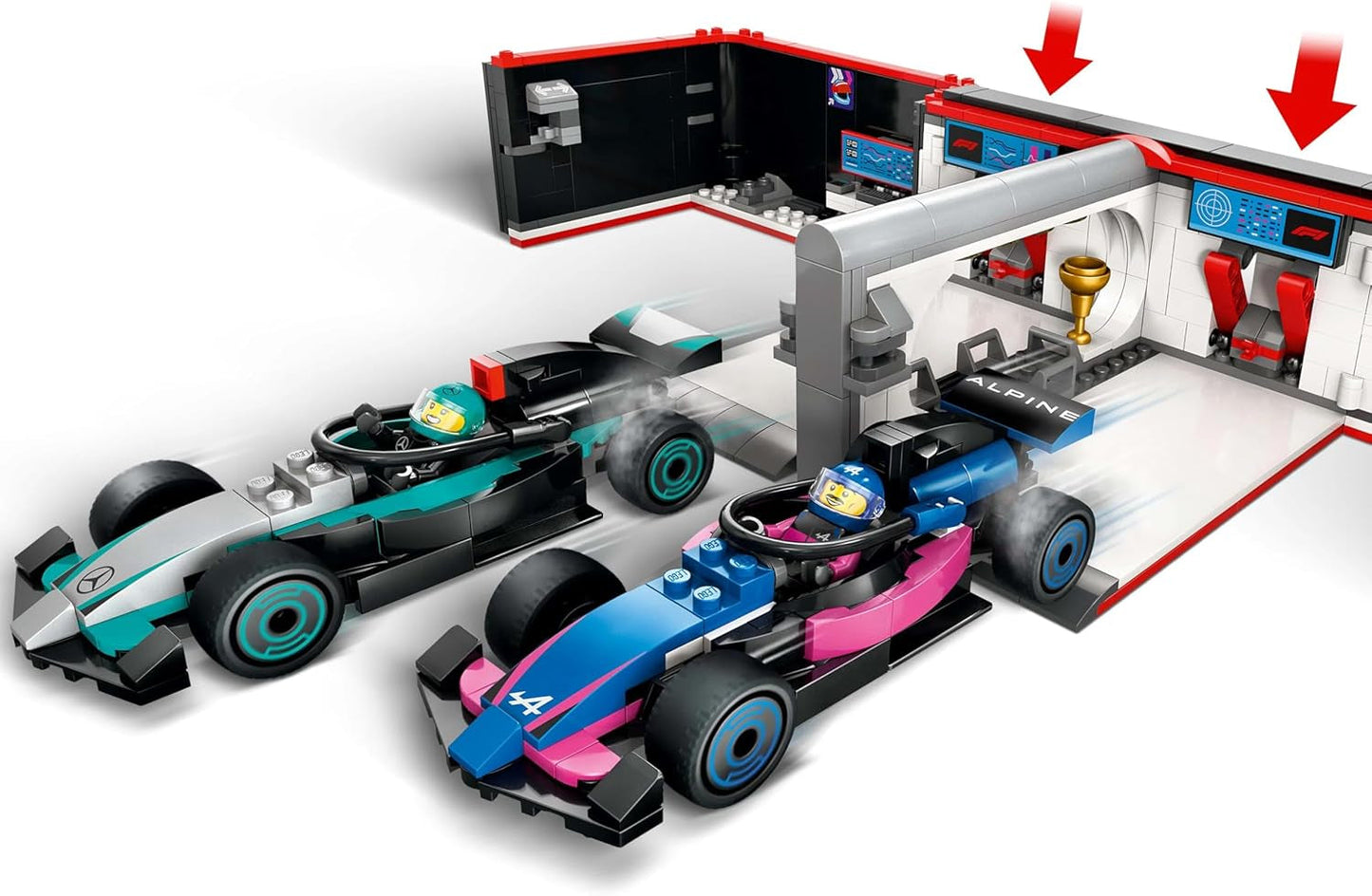 LEGO City F1 Garage med Mercedes-Amg och alpina racerbilar - Formel 1 racerbil med 2 förare och 4 mekaniska minifigurer - Present för pojkar och flickor 7+ och fans 60444 Besuche den LEGO-Store byggset