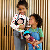 HABA 304576 - Cari Doll, 30 cm, Mjuk och tygdocka för barn från 18 månader, med avtagbara kläder och långt hår