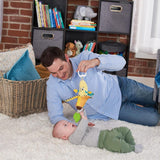 LAMAZE Bea the Banana, Clip on barnvagn och barnvagn Newborn Toy, Baby Sensory Toy med färger och ljud, utvecklingsleksak för pojkar och flickor 0-24 månader, Yellow Baby Toys Naty Shop