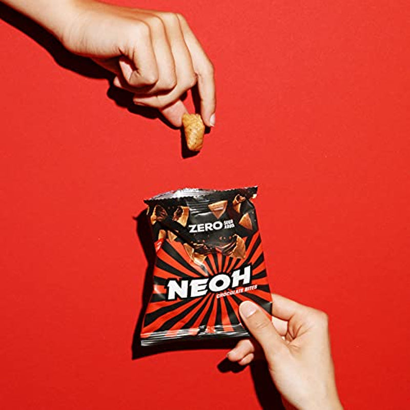 NEOH Chokladbitar | Inget tillsatt socker, 100kcal per portion, knapriga bitar med krämig hasselnöts- och kakaofyllning, perfekt för takeaway eller som müsli-ersättning | Keto, lågkolhydrat | Förpackning om 3 x 29g