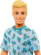 Barbie Ken Fashionistas Doll - T-shirt med kaktus och palmtryck, vita shorts och sneakers, perfekt för äventyr med vänner och promenader runt staden, för barn från 3 år och uppåt, HJT10 Naty Shop Dolls