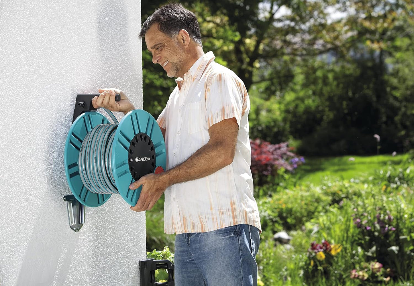 Gardena Classic 60 väggslangupprullare med slangstyrrulle: För enkel väggmontering, med anti-droppsystem, vinklad anslutning, stor kapacitet, platsbesparande (2650-88)