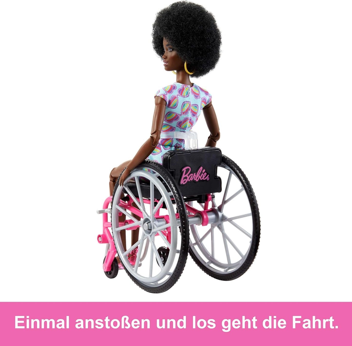 Barbie Fashionistas Svart hår Färgglad jumpsuit Rullstolsramp Rullstolsdocka ingår Presentleksak för barn Ålder 3+ HJT14