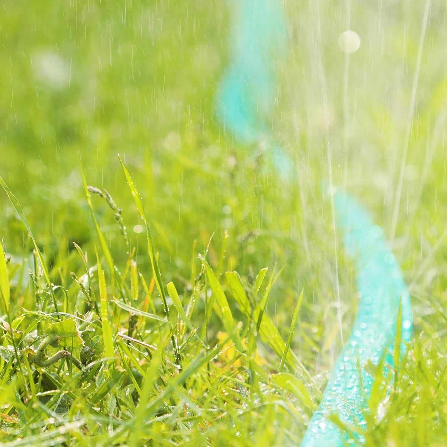 Relaxdays bevattningsslang Platt trädgårdsslang med hål Klar att ansluta 8 meter grön 1 st plast