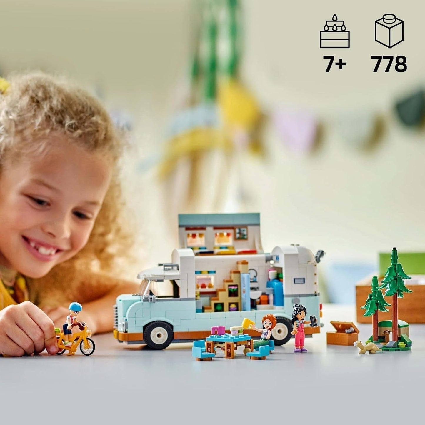 LEGO Friends husvagn, rollspelsbyggsats med leksakskaravan, present till tjejer från 7 år och uppåt, kreativ lekset med 3 minifigurer och illerdjursfigur 42663 Byggset Besuche den LEGO-Store