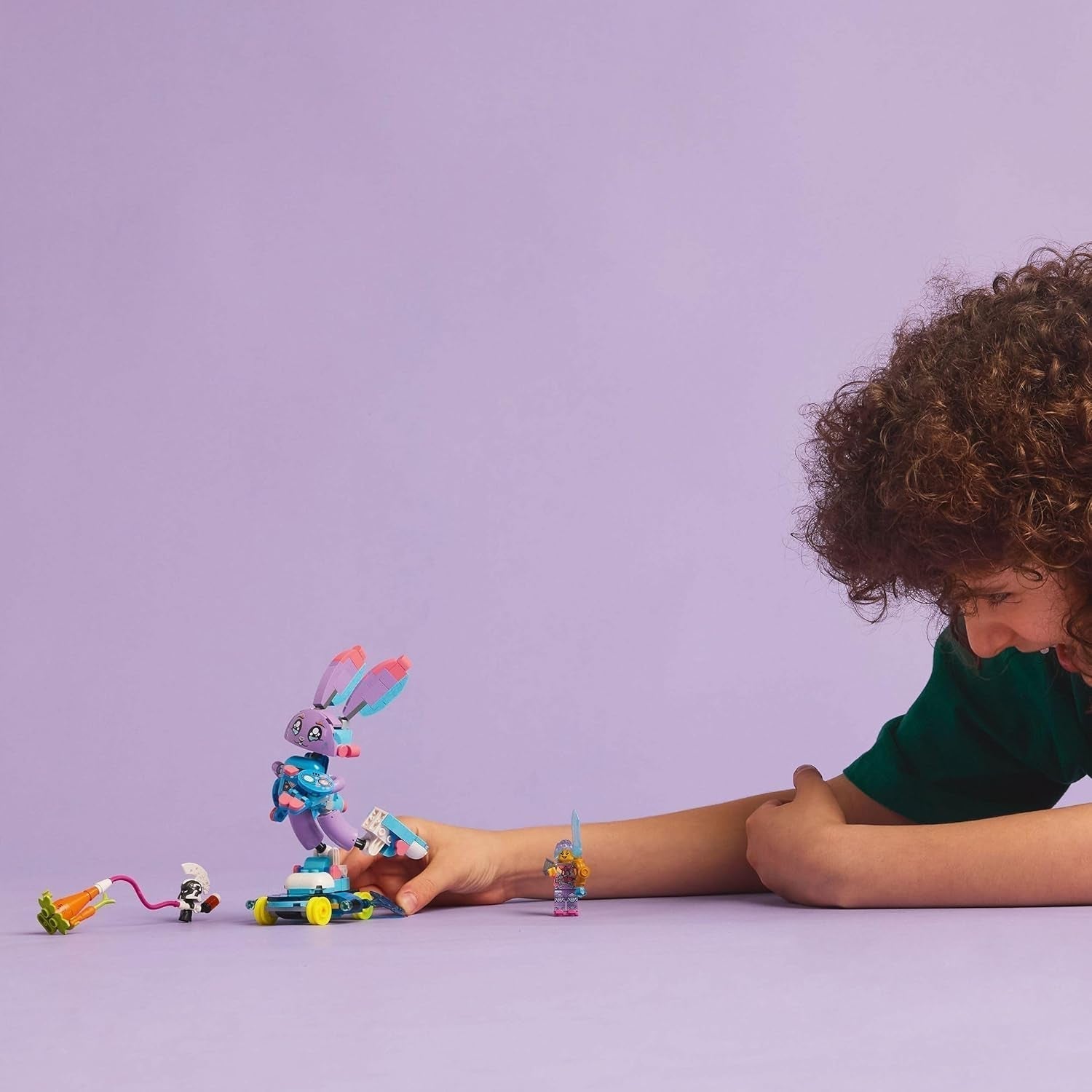 LEGO Dreamzzz Izzie och Bunchurro Spelkaninen, leksak för barn 7+, 2-i-1 lekset med Hero Minifigure och Cyberling för en fantasifull lekupplevelse 71490 Byggset Besuche den LEGO-Store