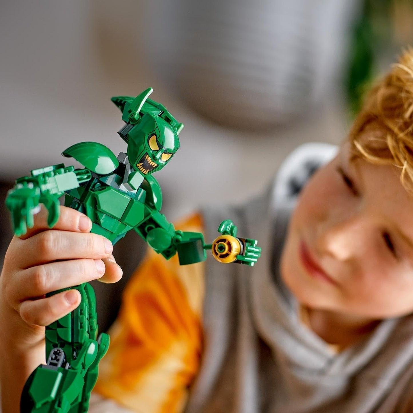 LEGO Marvel Green Goblin Byggfigur, Superskurk rörlig byggleksak för barn 8+, pojkar och flickor, Spider-Man Universe Set med reglage och pumpabomber, Superhjältepresentidé 76284 Byggset Besuche den LEGO-Store