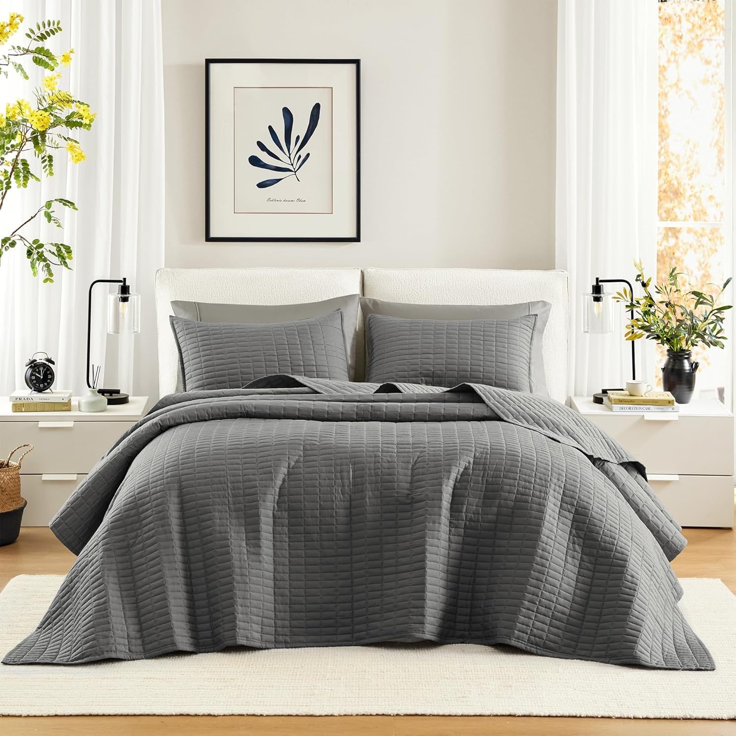 Comfort Spaces Kienna Quilt Set Luxury Double Stitch Sommarfilt Lättvikt Mjuk Helårssängkläder Matchande örngott Vit filt för king size-sängar (264,2 X 228,6 Cm) Naty Shop Täcken & täcken Mörkgrå Överdimensionerad king size-sängöverkast(120"X118")