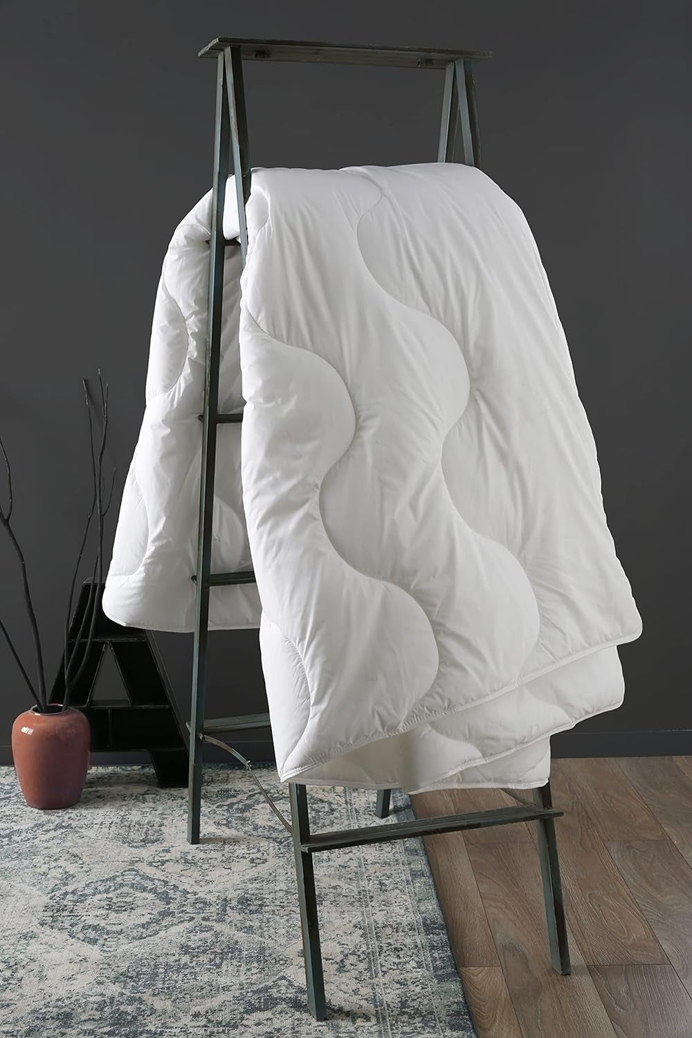 DODO | Elu Årets produkt 2023 L Täcke, 220 X 240 Cm, För dubbelsäng, Mycket mjuk, Återvunnen, Maskintvättbar i 40 °C Täcken och täcken Naty Shop