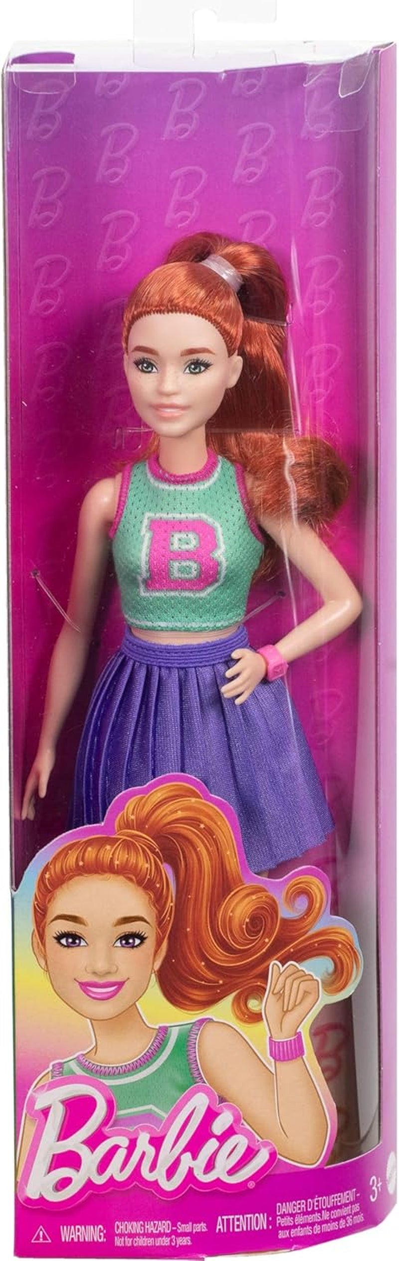 Barbie Fashionistas docka nr. 232 med rött hår, sporttopp i jersey med B-tryck, lila veckad kjol, armbandsur och sneakers, HYT90