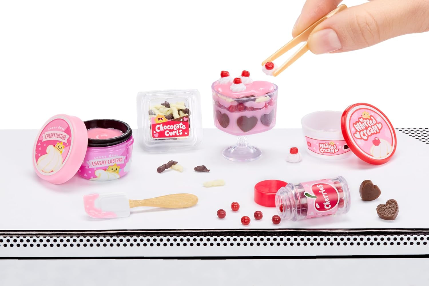 MGA Miniverse - Make It Mini with Love - Mini Samlarföremål, DIY Resin Craft Kit, Alla hjärtans dag-serien, matrepliker, icke-ätbara - för samlare och barn från 8 år och uppåt