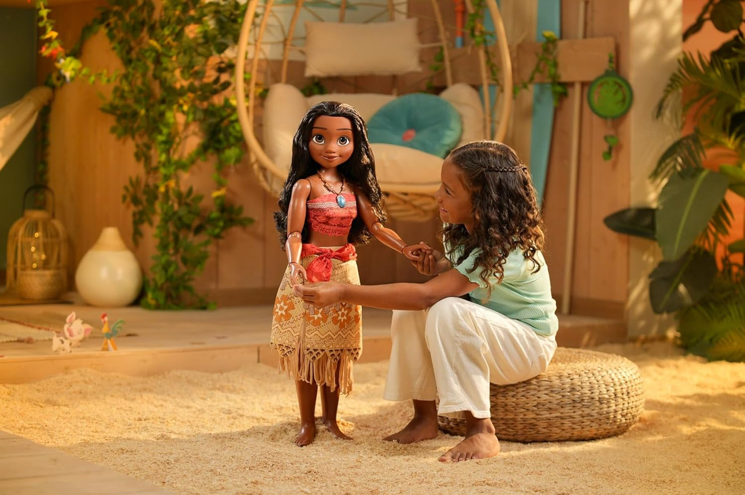 Disney Princess Moana 80cm Play Doll by Jakks Pacific Movable Doll with Brush to Comb Her Wavy Curls Filminspirerad klänning Avtagbart hänge Halsband Dolls Naty Shop